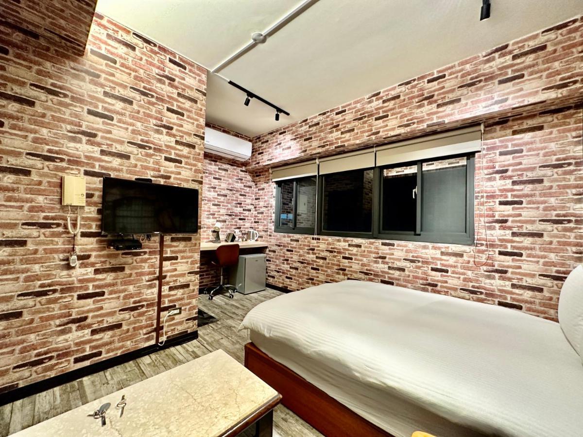 御旅 Inn 台中市 エクステリア 写真